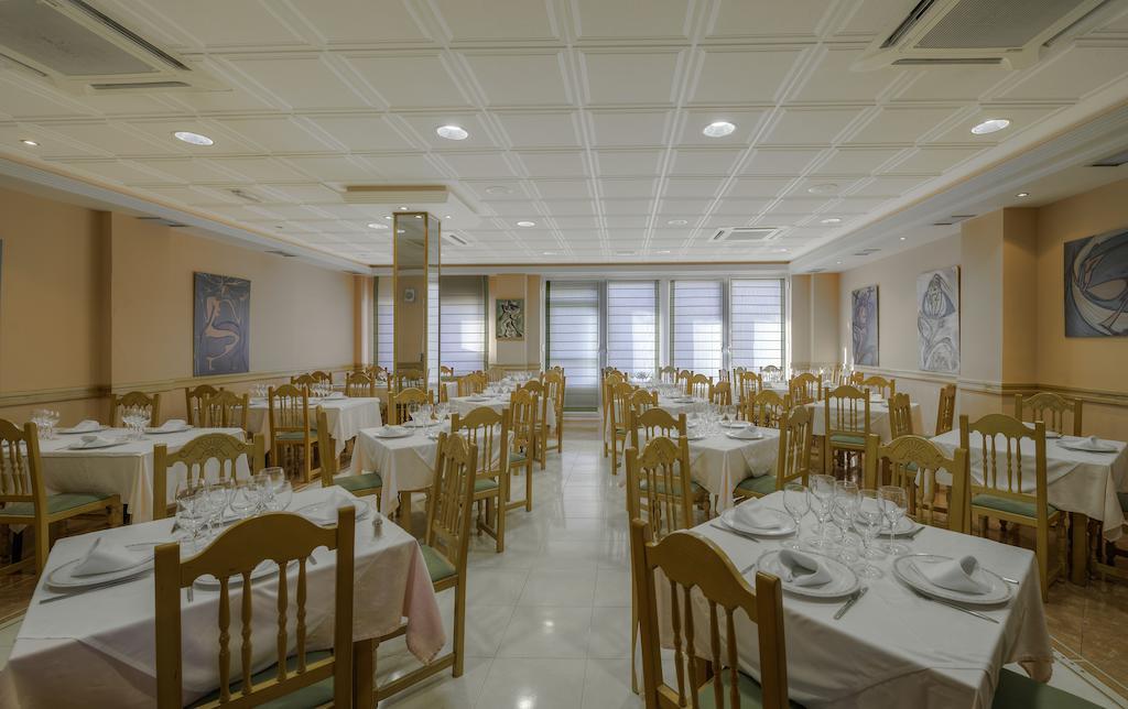 Hostal Restaurante La Pineda El Barco de Ávila Exterior foto