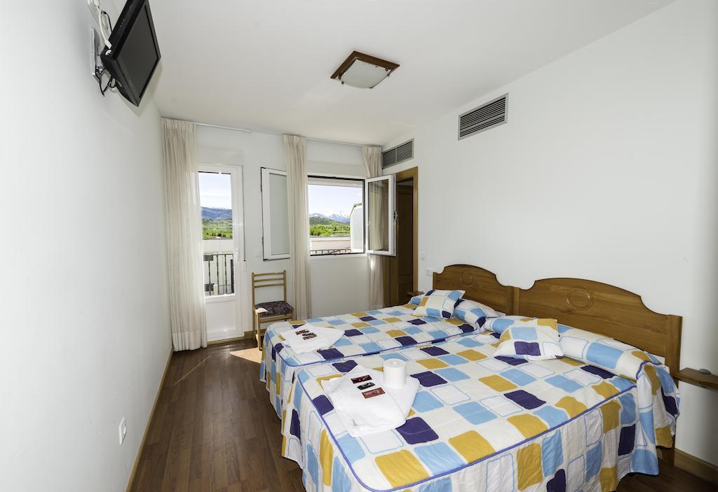 Hostal Restaurante La Pineda El Barco de Ávila Habitación foto